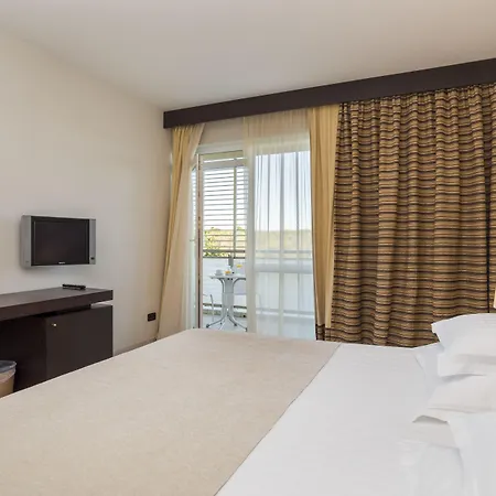 מלון Garden Istra Plava Laguna 4*