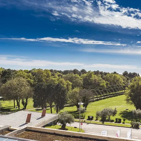 Garden Istra Plava Laguna מלון